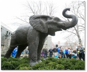 So alumnus Dick Reynolds (class of 1967) got an idea. He wanted to make a six-figure donation to his alma mater and decided to replace the amusement park statue with one worthy of Jumbo the elephant. 
